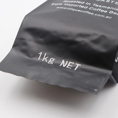 Des emballages de sacs à café à rayures pour des emballages durables et élégants