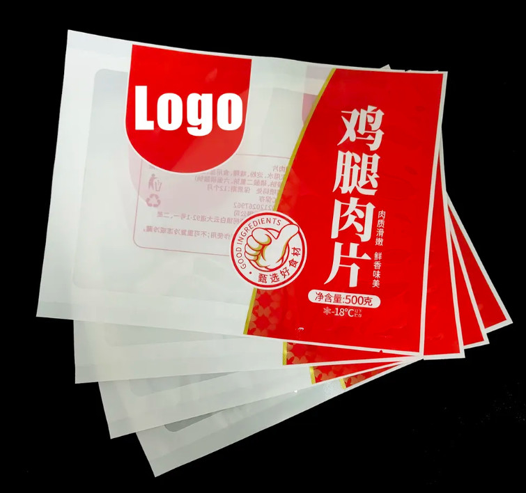 Logo imprimé sur mesure Viande PE Nylon Tear Notch Seal thermique transparent Sacs d'emballage de qualité alimentaire Sacs d'étanchéité sous vide