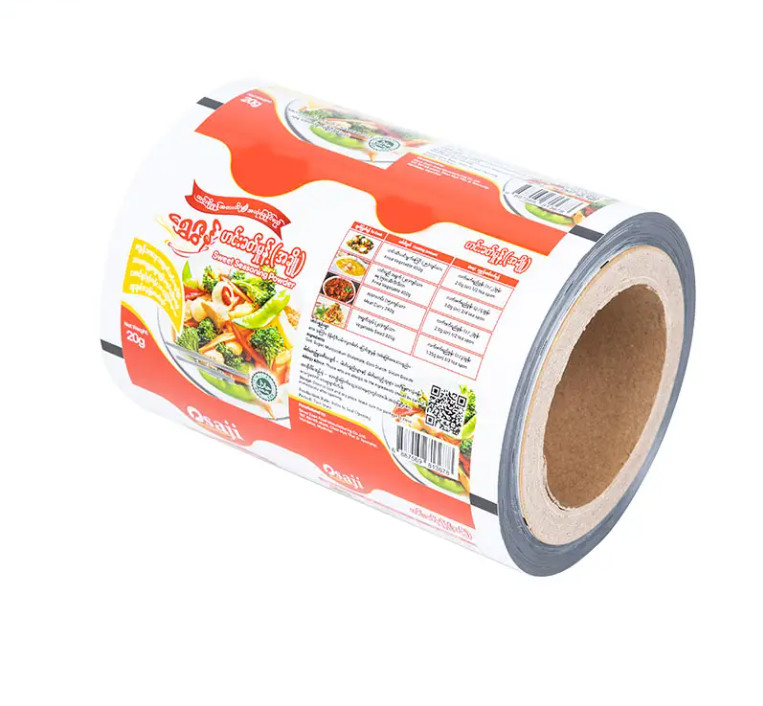 Impression personnalisée Film d'emballage automatique En papier d'aluminium Impression poudre de poulet assaisonnement collations Chips Film de rouleau d'emballage alimentaire